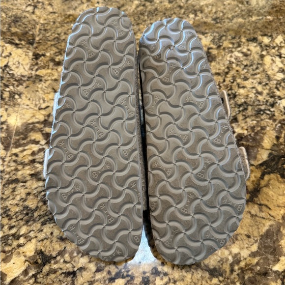 Birkenstock Size 37 Light Gray Arizona Happy Lamb Sandal - Picture 6 of 6